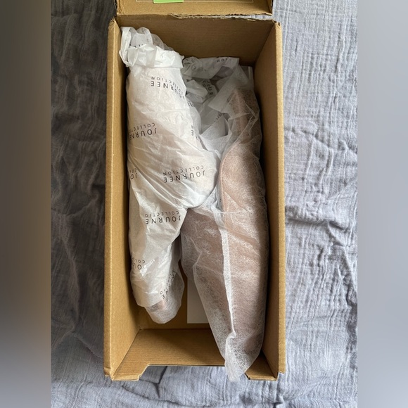 Journee Collection Akza Mule in Blush 8 WIDE - Picture 3 of 12